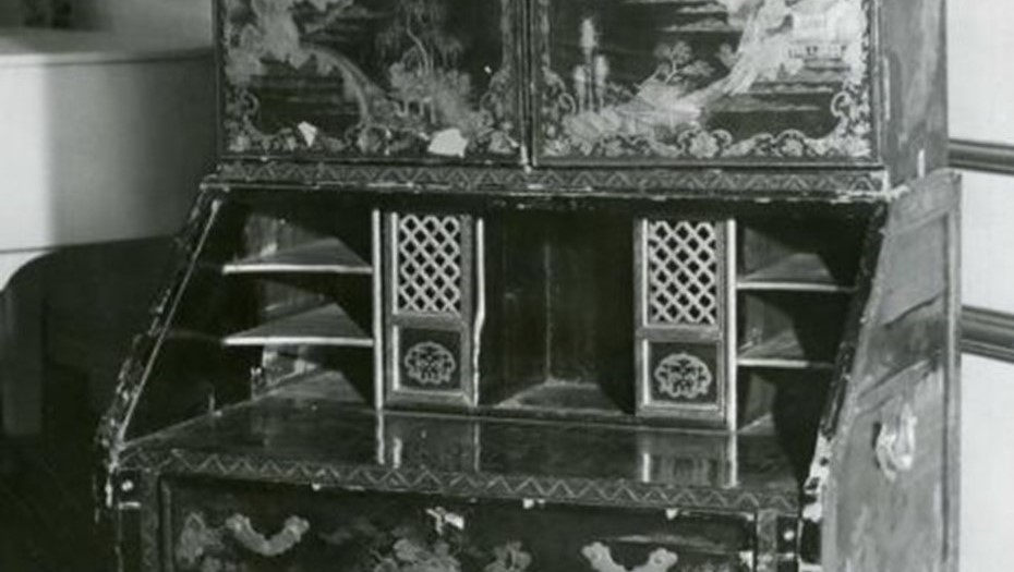 В Царском Селе отреставрируют японский шкаф за 5 млн рублей В Царском Селе отреставрируют японский шкаф за 5 млн рублей