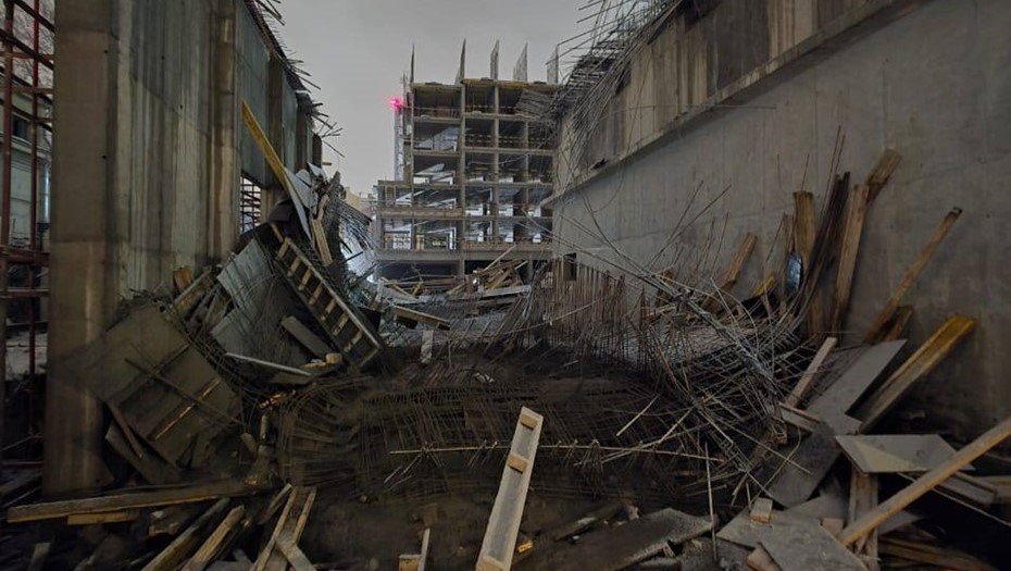 Обрушение на улице Большая Разночинная в Петербурге. Обрушение на улице Большая Разночинная в Петербурге.