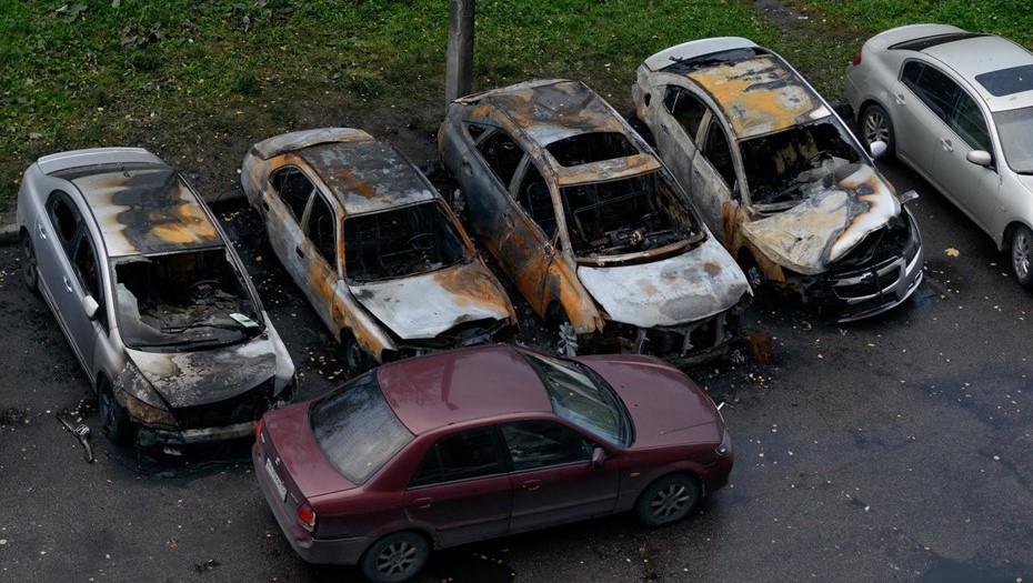 Подростка подозревают в поджоге полицейской машины в Адмиралтейском районе