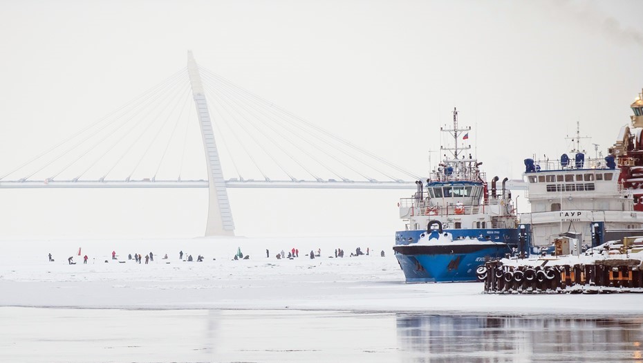 Из-за суровой погоды в 2025 году на СМП встанут восемь ледоколов