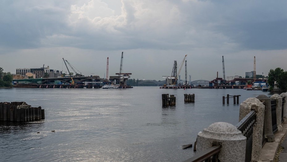 У Смоленского моста выставили на продажу нереализованный проект реконструкции здания У Смоленского моста выставили на продажу нереализованный проект реконструкции здания