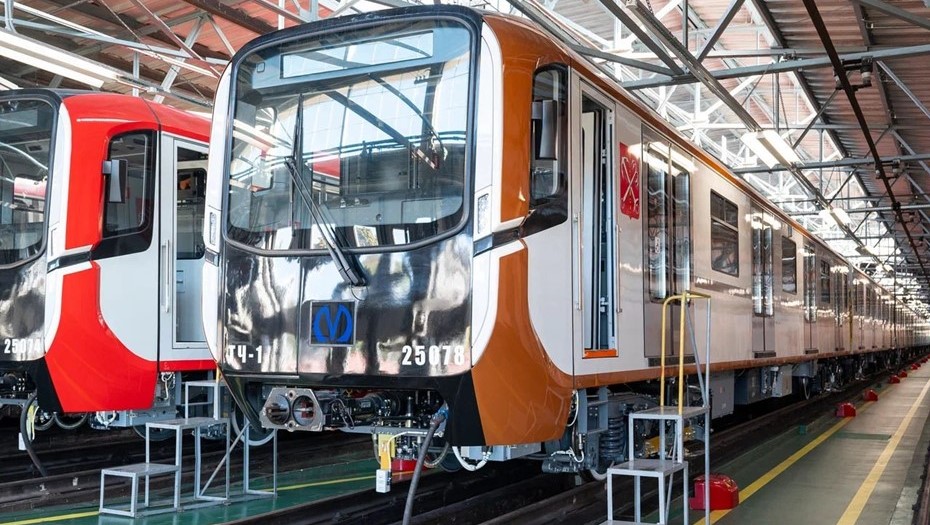 На "красной" линии метро запустили новые "Балтийцы" для "коричневой" ветки