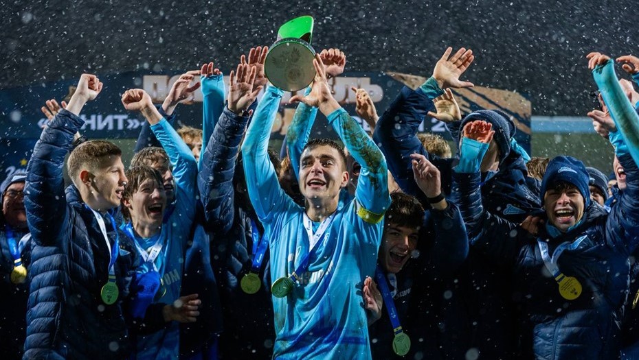 "Зенит-М" завоевали первое золото "Зенит-М" завоевали первое золото