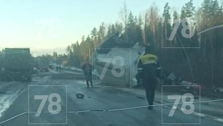 Авария из четырёх машин остановила движение на "Нарве" Авария из четырёх машин остановила движение на "Нарве"