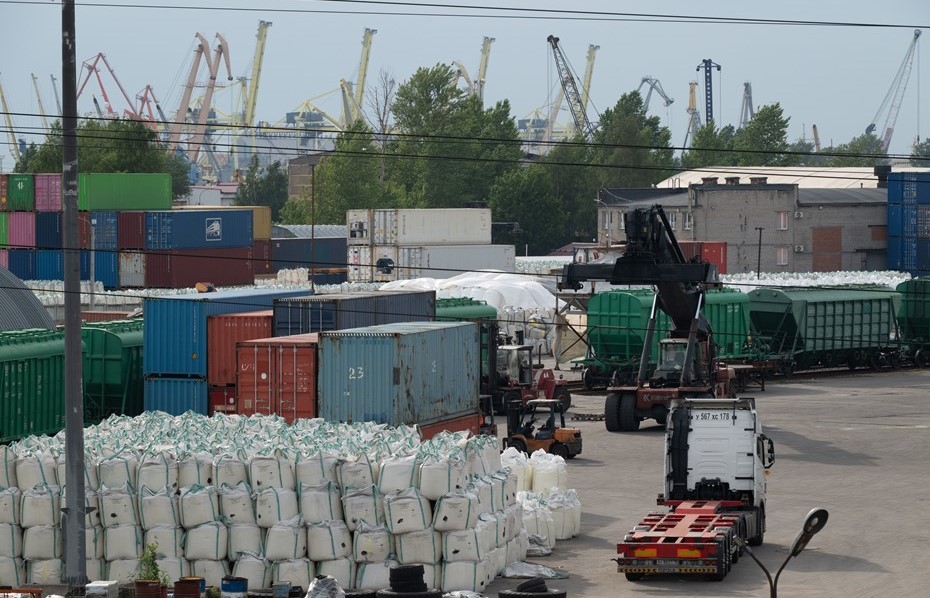 Значительный объем экспорта идет через порты 