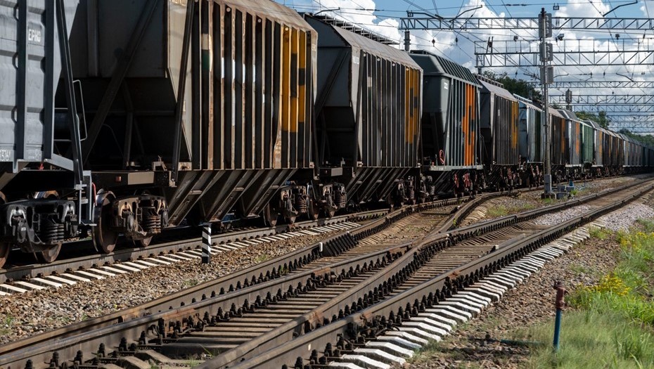 Железнодорожный переезд. Иллюстрация. 