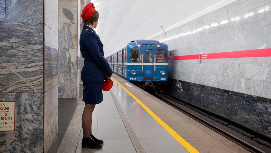 На платформе станции метро "Балтийская".