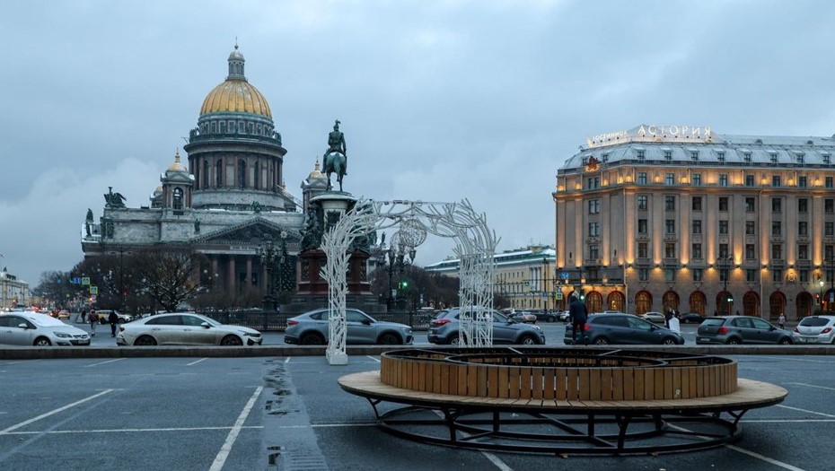 У Мариинского дворца монтируют зимний сад У Мариинского дворца монтируют зимний сад