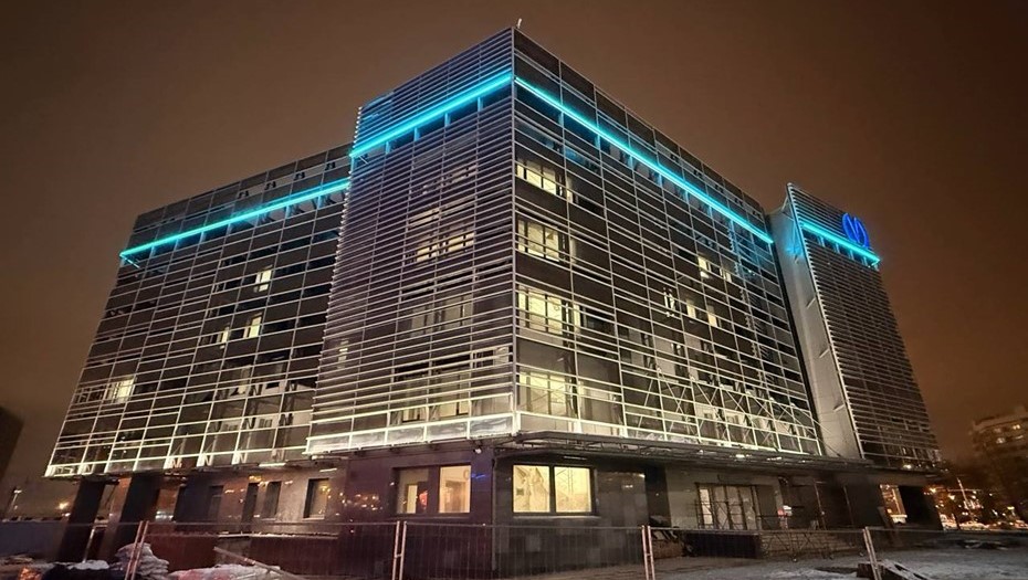 Станция метро "Юго-Западная" с декоративной подсветкой. 