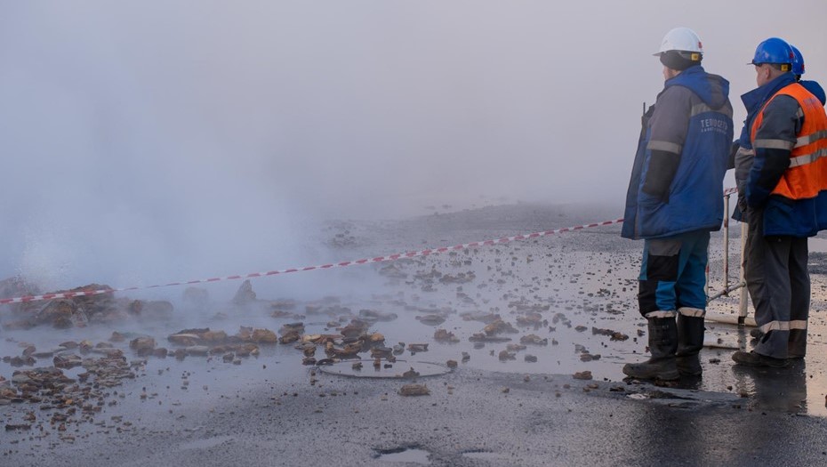Прорыв трубопровода, сотрудники "Теплосети"