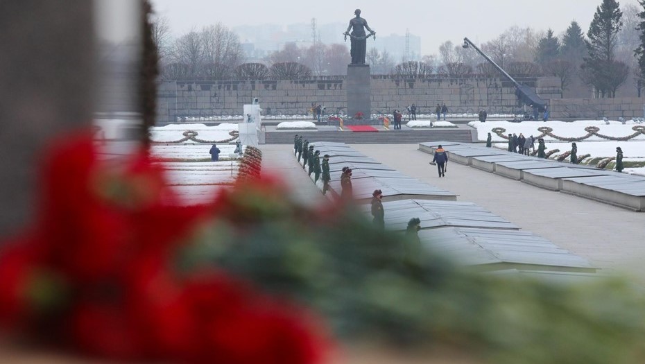 Пискаревское мемориальное кладбище. 
