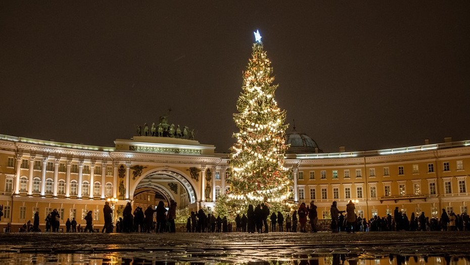 Новогодняя ель на Дворцовой площади. Новогодняя ель на Дворцовой площади.