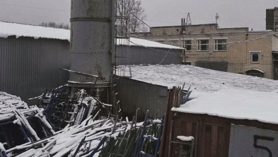 Снос нелегальных ангаров на улице Шелгунова в Петербурге