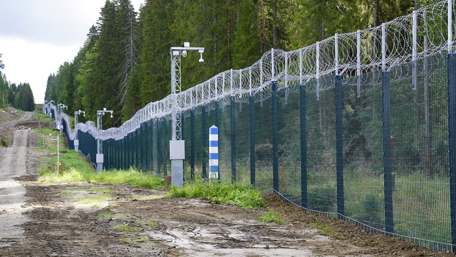 Забор на границе Финляндии с Россией.