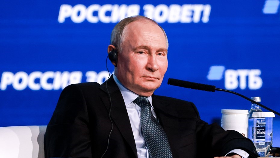 Президент РФ Владимир Путин на инвестиционном форуме ВТБ "Россия зовет!" в 2024 году