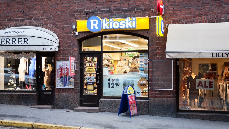 Торговая точка сети R-kioski. Хельсинки, Финляндия.