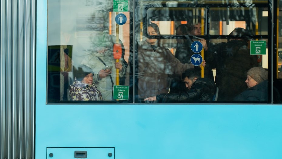 Пассажиры лазурного автобуса. 