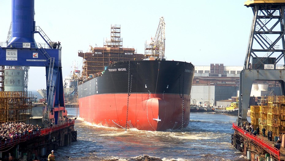 Сдача в эксплуатацию танкера "Троицкий мост" 