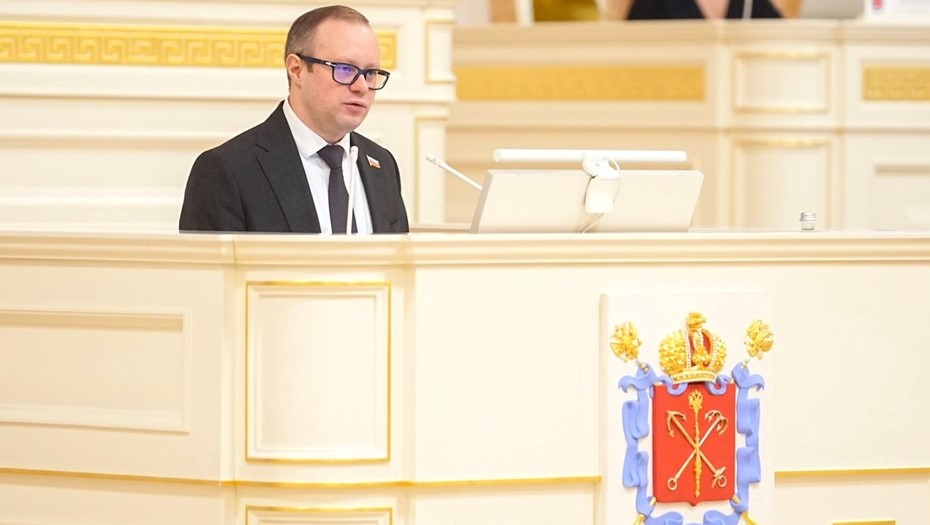 В Петербурге чиновники, депутаты и губернатор смогут лечиться по ДМ