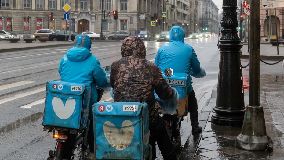 Работа курьера теперь стоит дороже