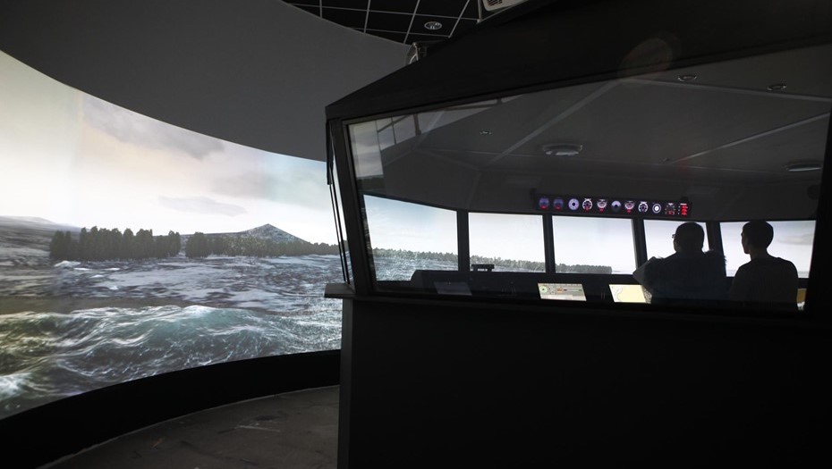 Тренажер для моделирования морских операций в ФГУП "Крыловский научный центр"