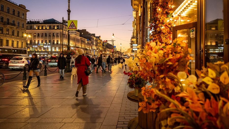 Жители Петербурга стали всё реже ездить
за покупками в магазины на Невском проспекте