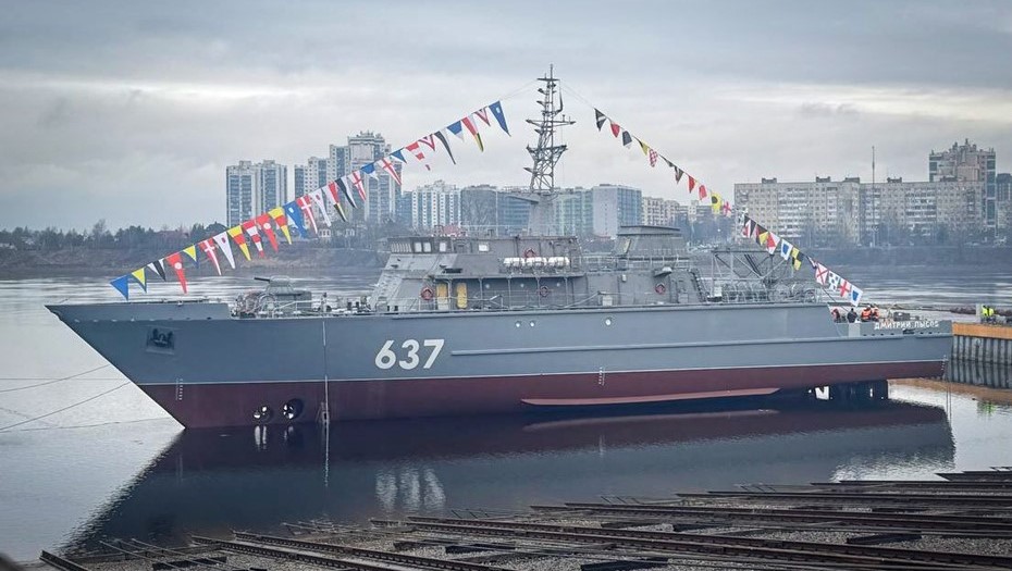 В Петербурге спустили на воду 11-й морской тральщик проекта 12700