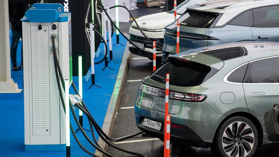 В ноябре продажи электромобилей в России значительно выросли — почти на 60%