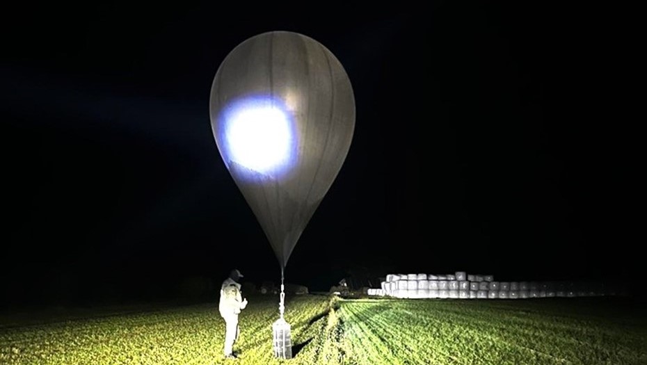 Метеозонд с грузом. Метеозонд с грузом.