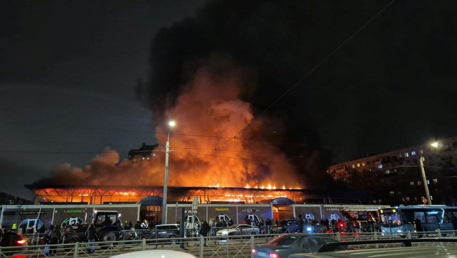 Пожар на Правобережном рынке 10 декабря. Пожар на Правобережном рынке 10 декабря.