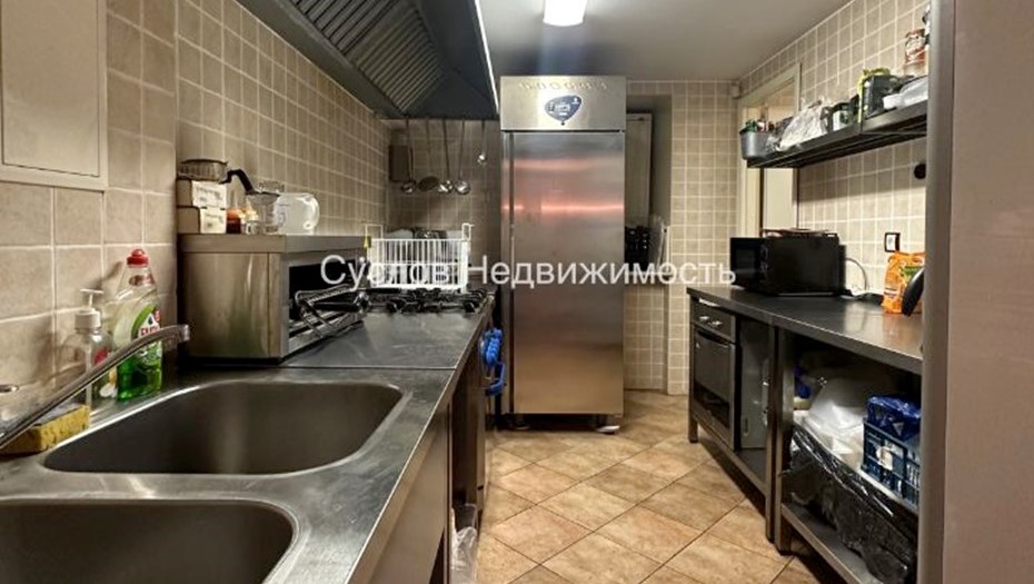 Помещение для "обмывания" чучел в продаваемом трофейном доме в Петербурге