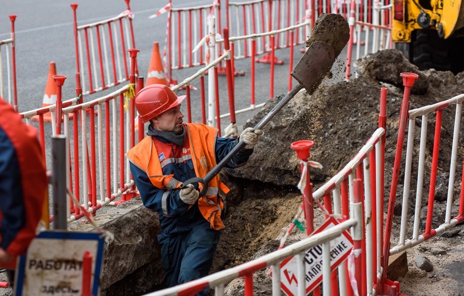 Существование виртуальной реальности
зависит от вполне осязаемых процессов и объектов Существование виртуальной реальности
зависит от вполне осязаемых процессов и объектов