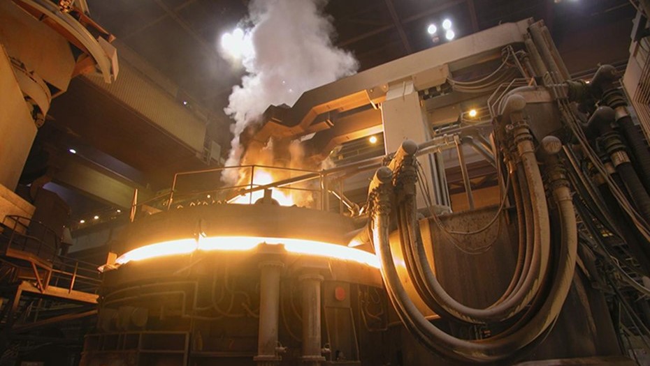 Производство на заводе Outokumpu в Торнио, Финляндия. Производство на заводе Outokumpu в Торнио, Финляндия.