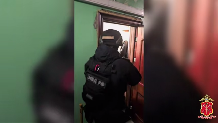 В Петербурге полиция "накрыла" бизнес по легализации мигрантов через ЗАГС