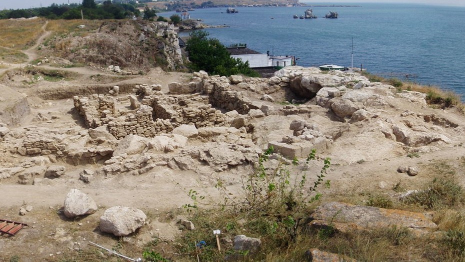 Раскопки древнего города Мирмекий в Керчи Раскопки древнего города Мирмекий в Керчи