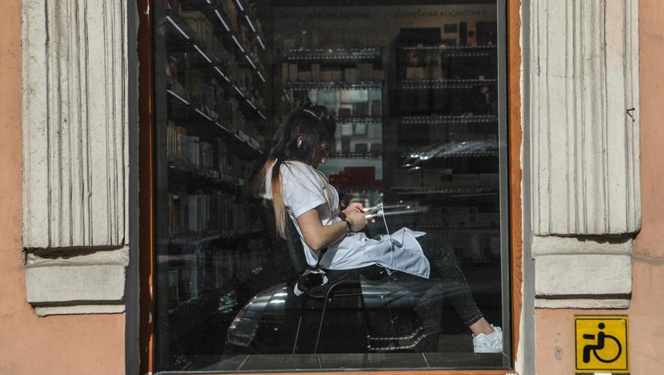 В Петербурге второй день подряд не работает мобильный интернет