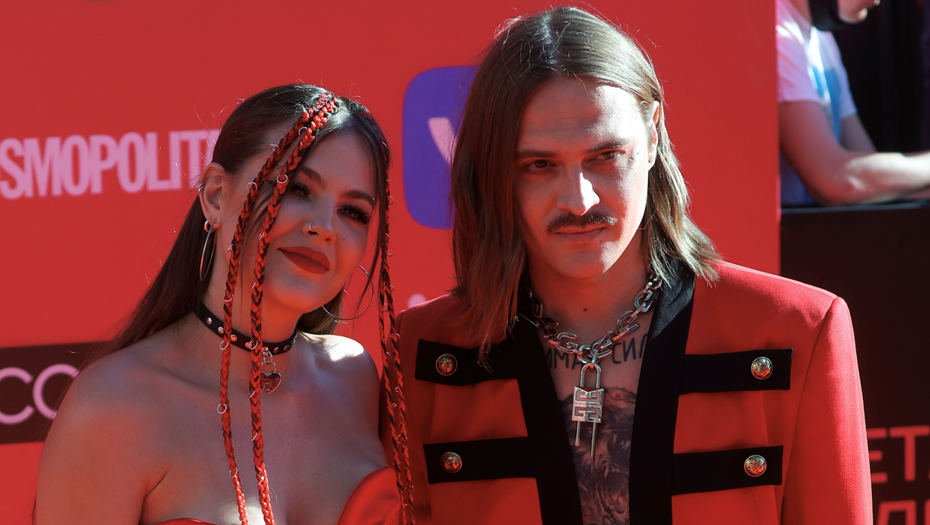 Участники группы Little Big Софья Таюрская и Илья Прусикин 

