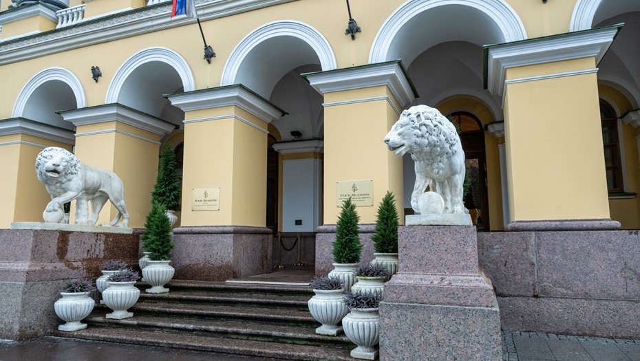 Адмиралтейский проспект. Отель Four Seasons Lion Palace St. Petersburg 5.