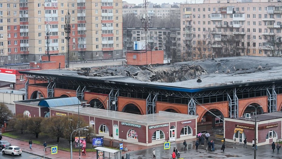 Правобережный рынок после пожара Правобережный рынок после пожара