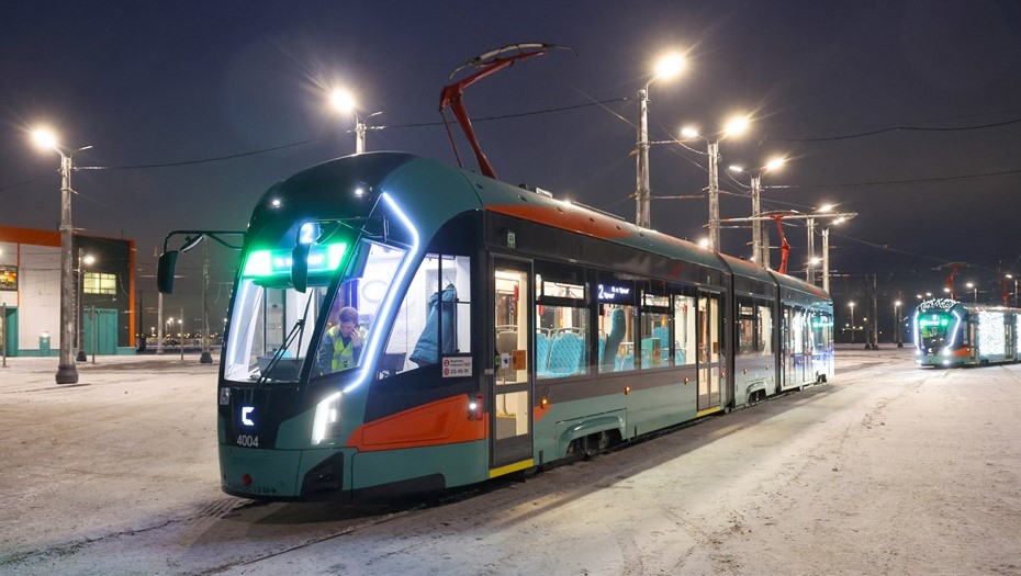 24 декабря в Петербурге запустили трамвай "Славянка"