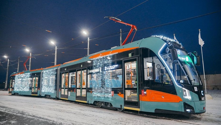 По первому этапу линии "Славянка" началось регулярное движение трамвая N2