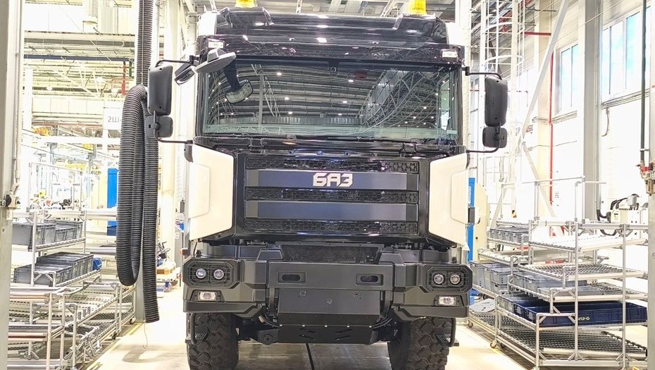 На площадке в Шушарах запустили производство грузовиков "БАЗ"