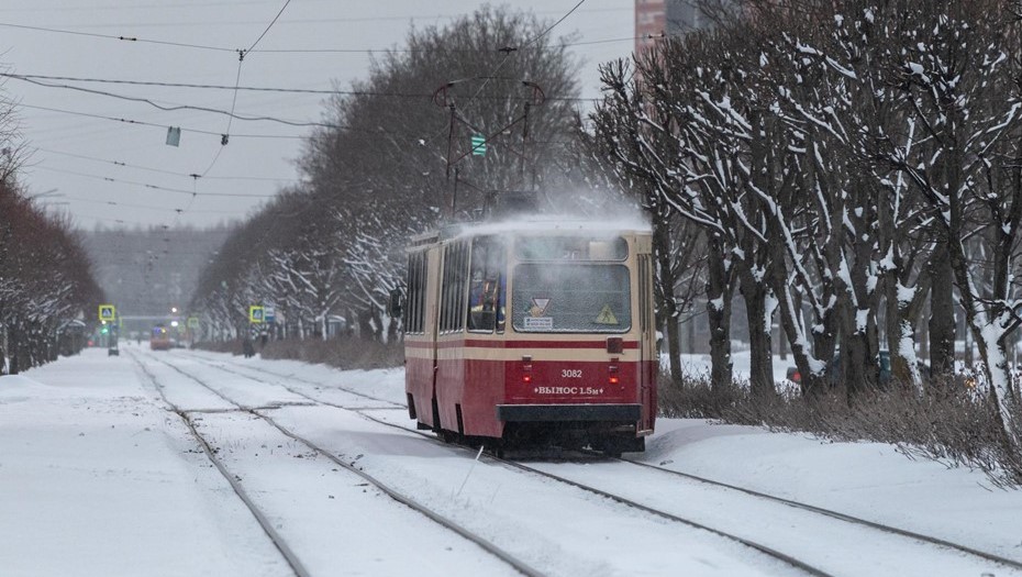 В Петербурге изменили маршрут трамвая из-за открытия новой станции метро.