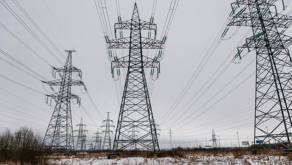 Линии электропередач в Петербурге