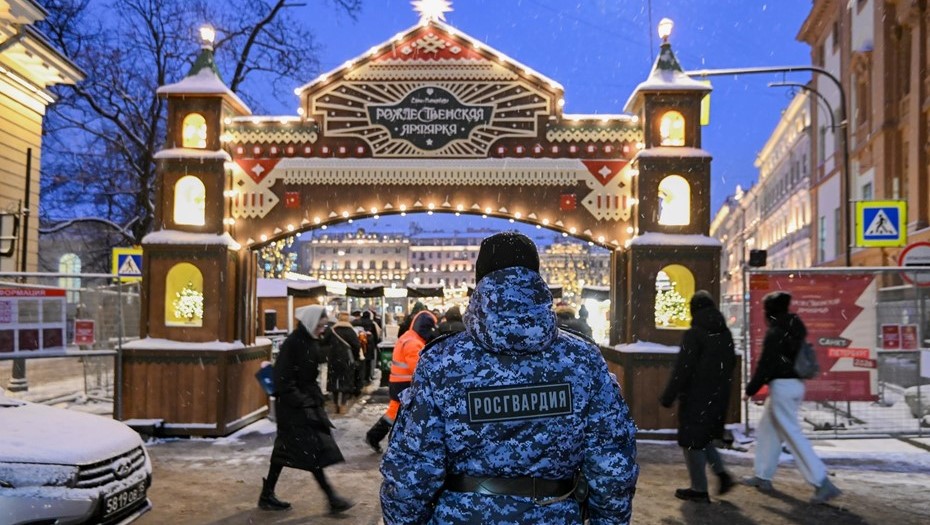 Охрану и порядок на Новый год и Рождество в Петербурге обеспечат правоохранители