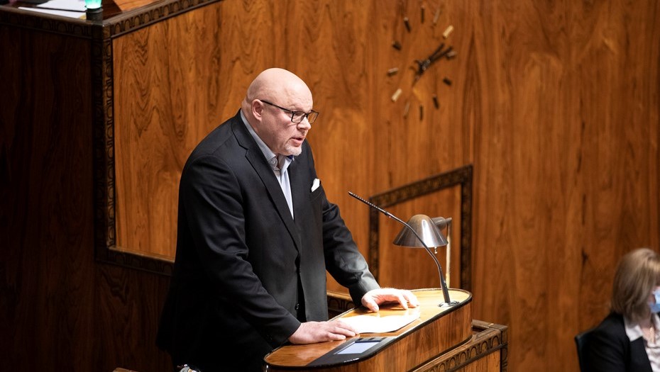 Ано Туртиайнен на заседании парламента Финляндии в 2021 году.