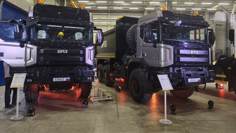 Запуск сборки грузовиков "БАЗ" в Петербурге