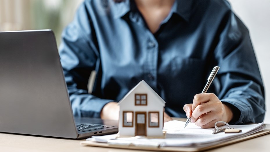 Зарплату около 170 тыс. рублей предлагают начинающим риелторам в Петербурге