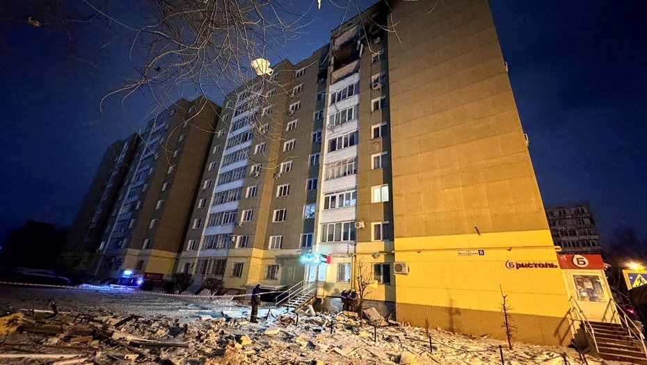 Жилой дом на улице Виноградова в Твери. Обломок БПЛА влетел в окно квартиры на 9-ом этаже. один человек погиб, двое пострадали