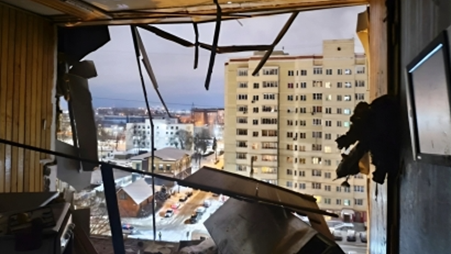 Вид из окна повреждённой взрывом квартиры в доме на улице Виноградова в Твери. Вид из окна повреждённой взрывом квартиры в доме на улице Виноградова в Твери.